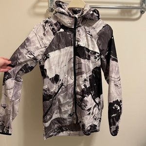 Lululemon Miss Misty Jacket II Size 6